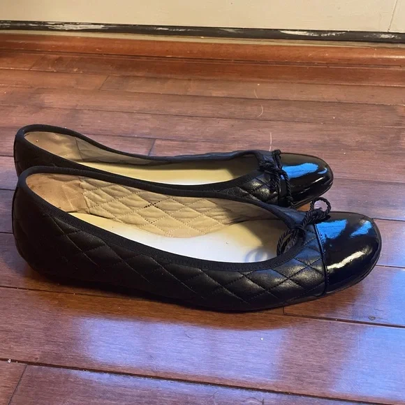 French Sole Passport Leather Flats with Black Patent Tips- 10M - Picture 5 of 6